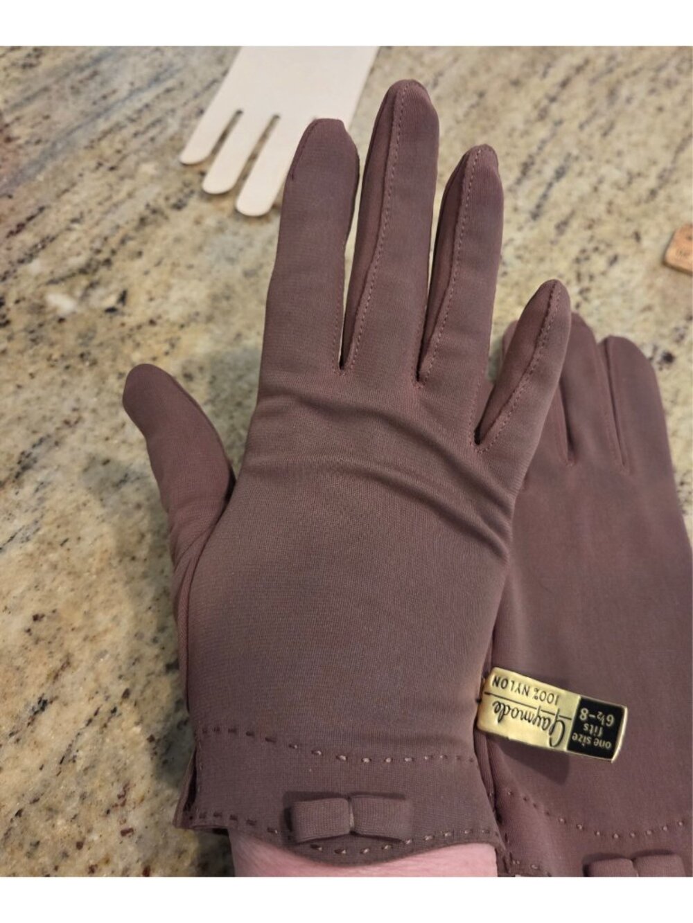 New! Vintage Women's One Size Brown Stretch Nylon Formal Gloves Curved Bow Wrist